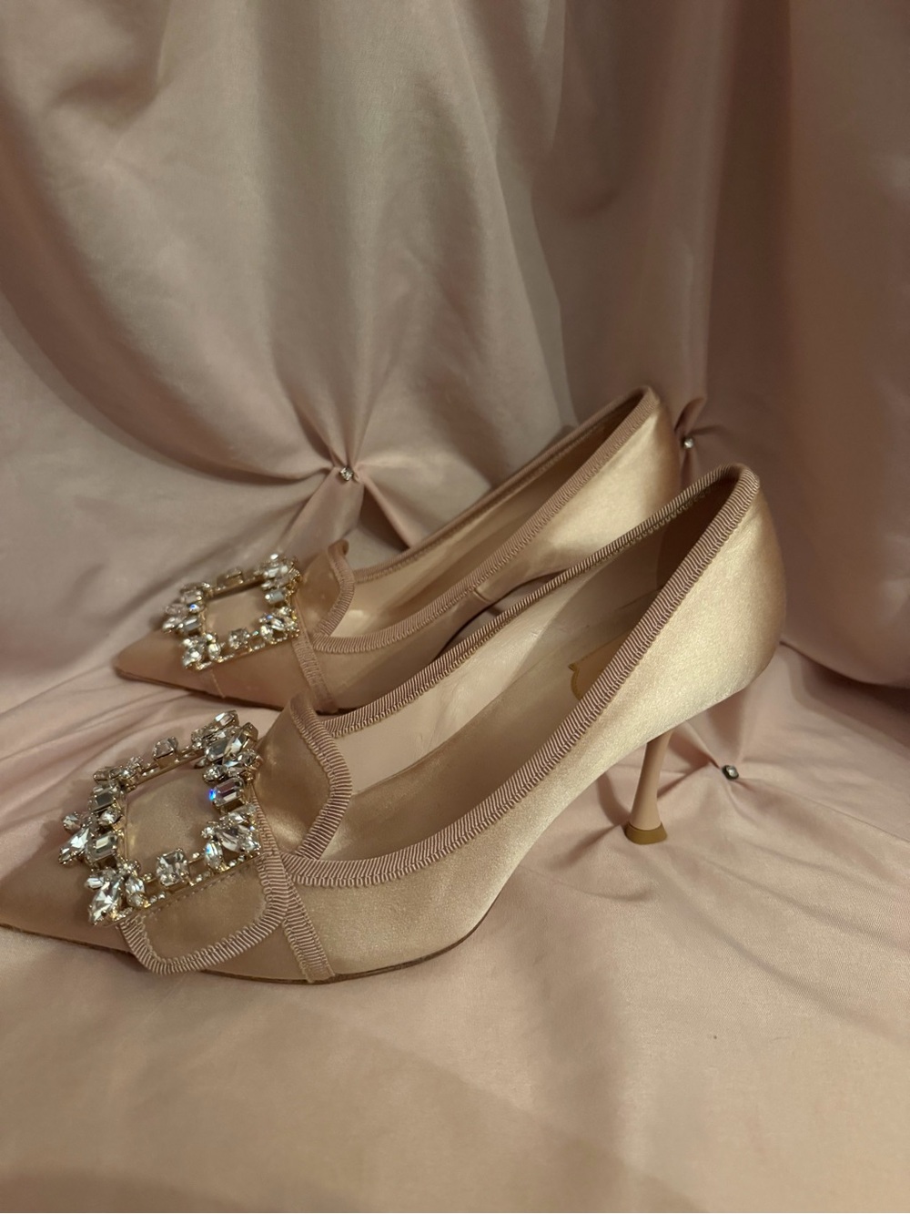 Roger Vivier champagne blush pink silk pointed-toe heels 38 crystal buckle - Picture 2 of 8